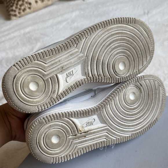 Kid Big Kids size 4 Nike Air Force 1 LE - Picture 14 of 14